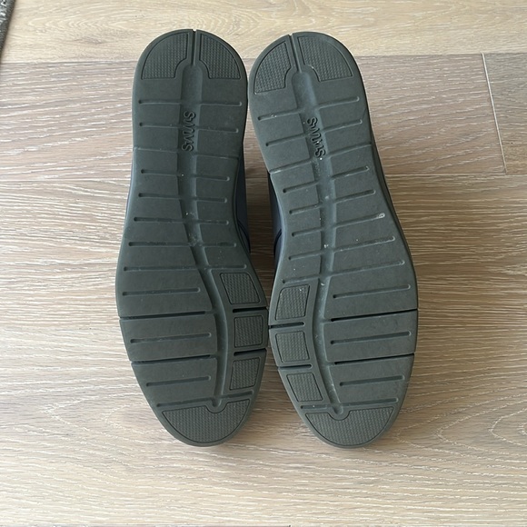 Grey Chelsea Boots - Picture 4 of 9